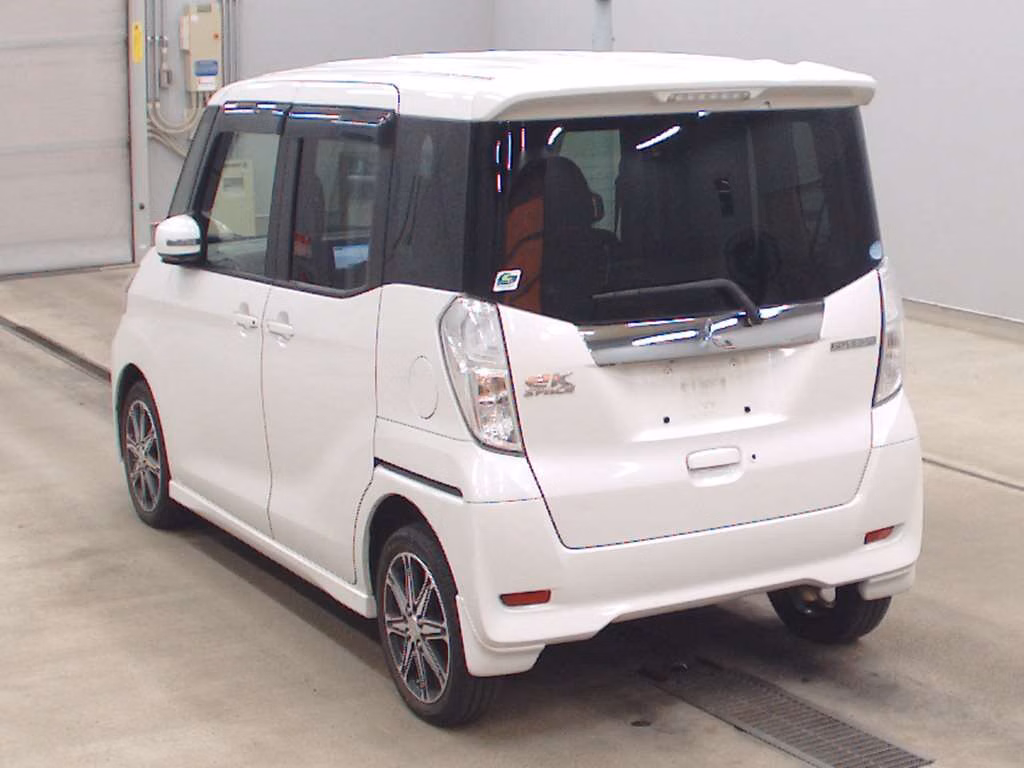 MITSUBISHI EK SPACE