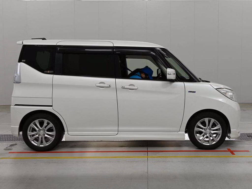 MITSUBISHI DELICA D:2