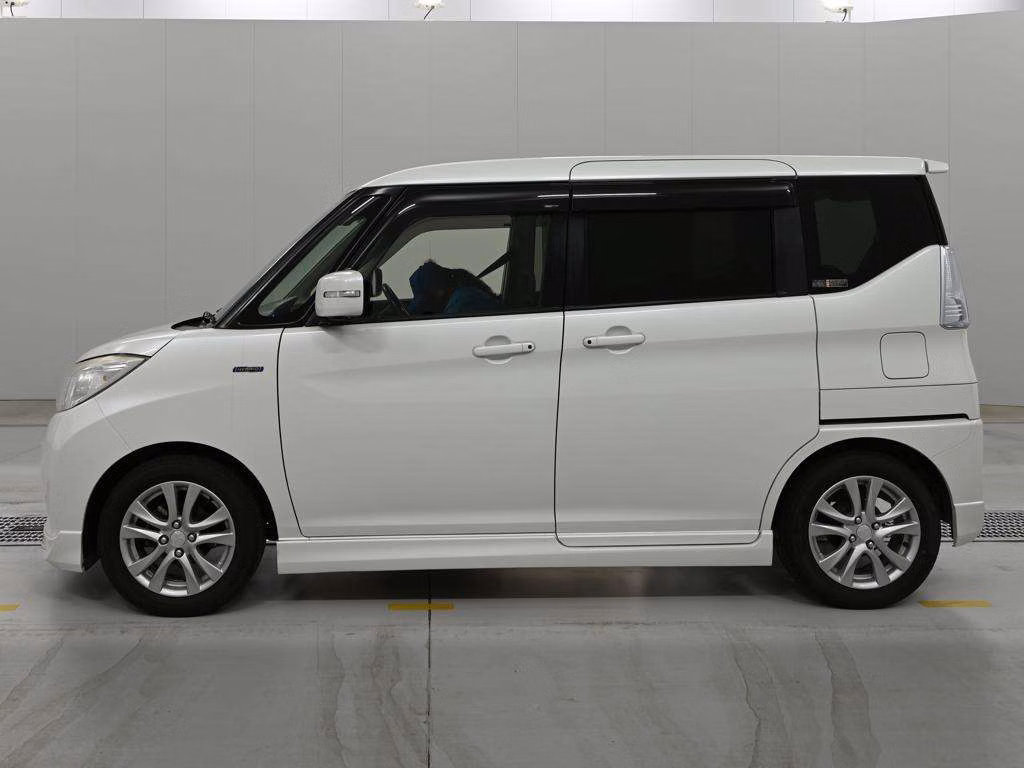 MITSUBISHI DELICA D:2