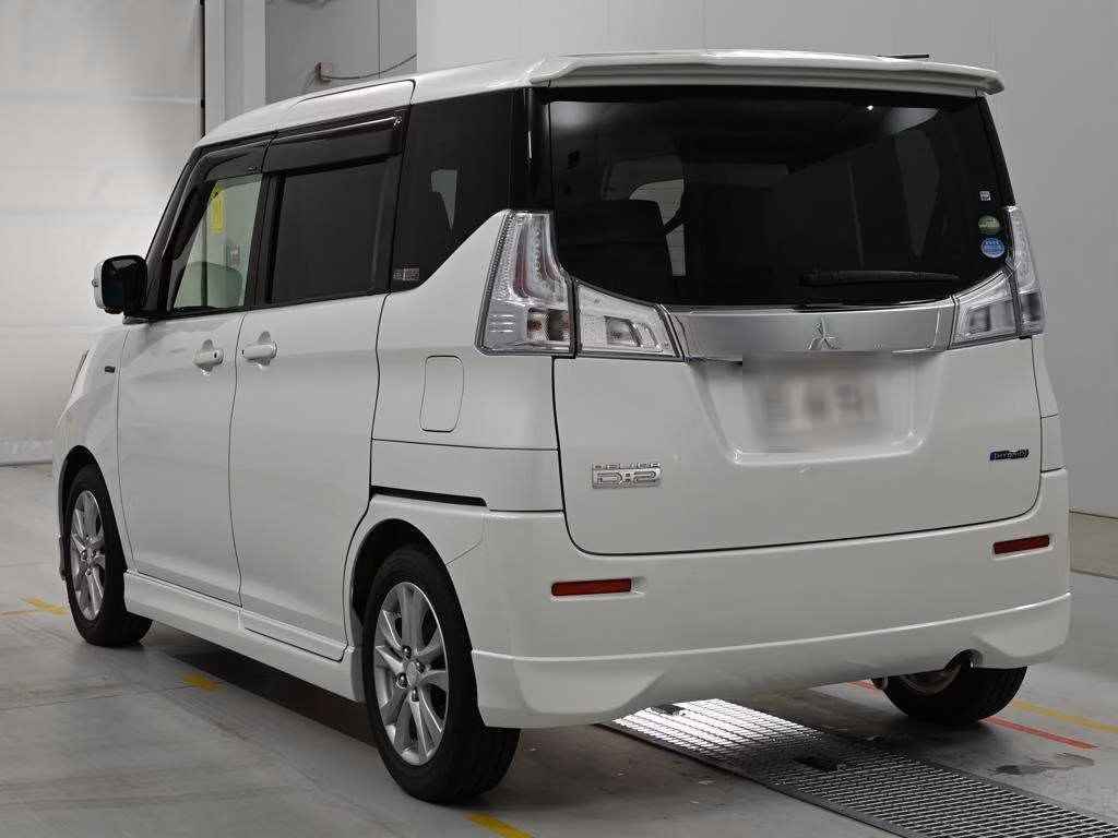 MITSUBISHI DELICA D:2
