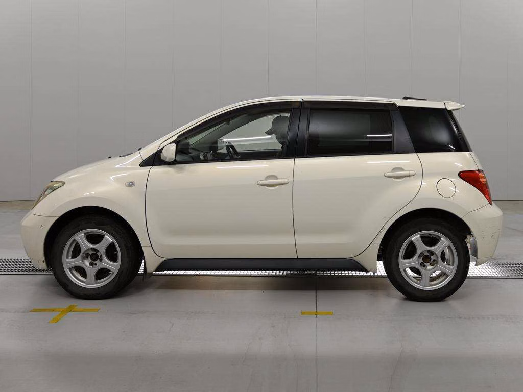TOYOTA IST