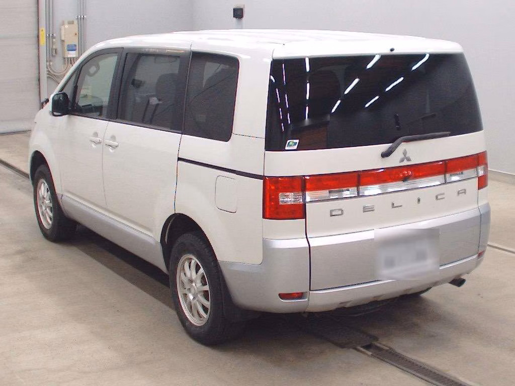 MITSUBISHI DELICA D:5