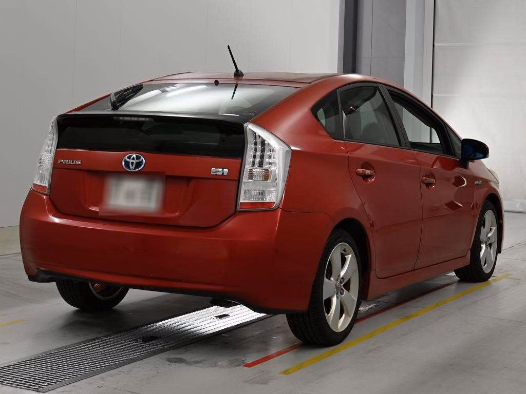 TOYOTA PRIUS