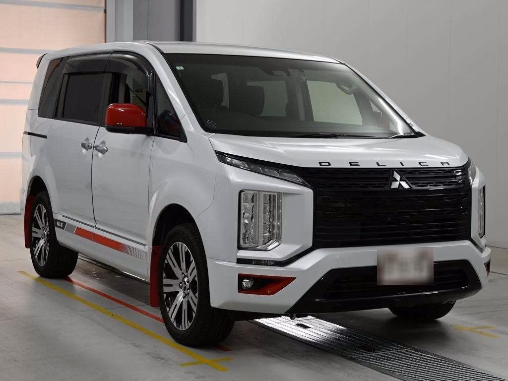 MITSUBISHI DELICA D:5