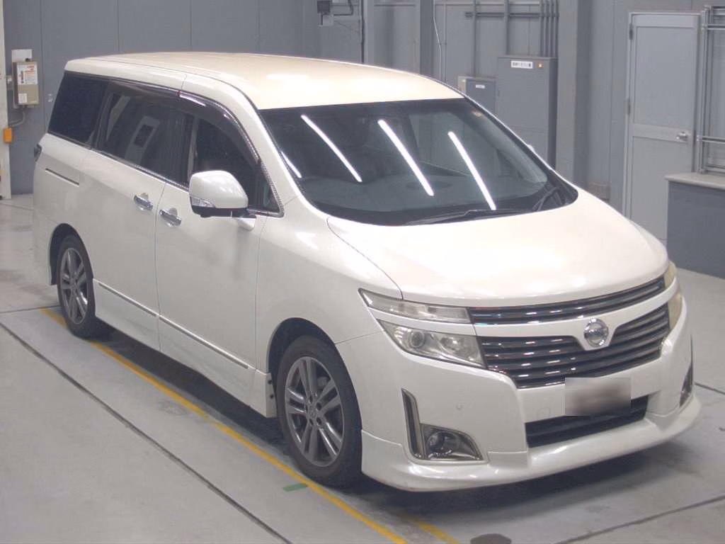 NISSAN ELGRAND