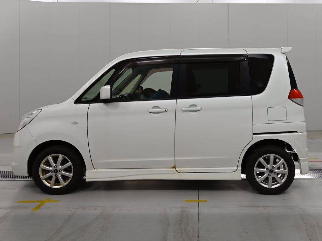 MITSUBISHI DELICA D:2