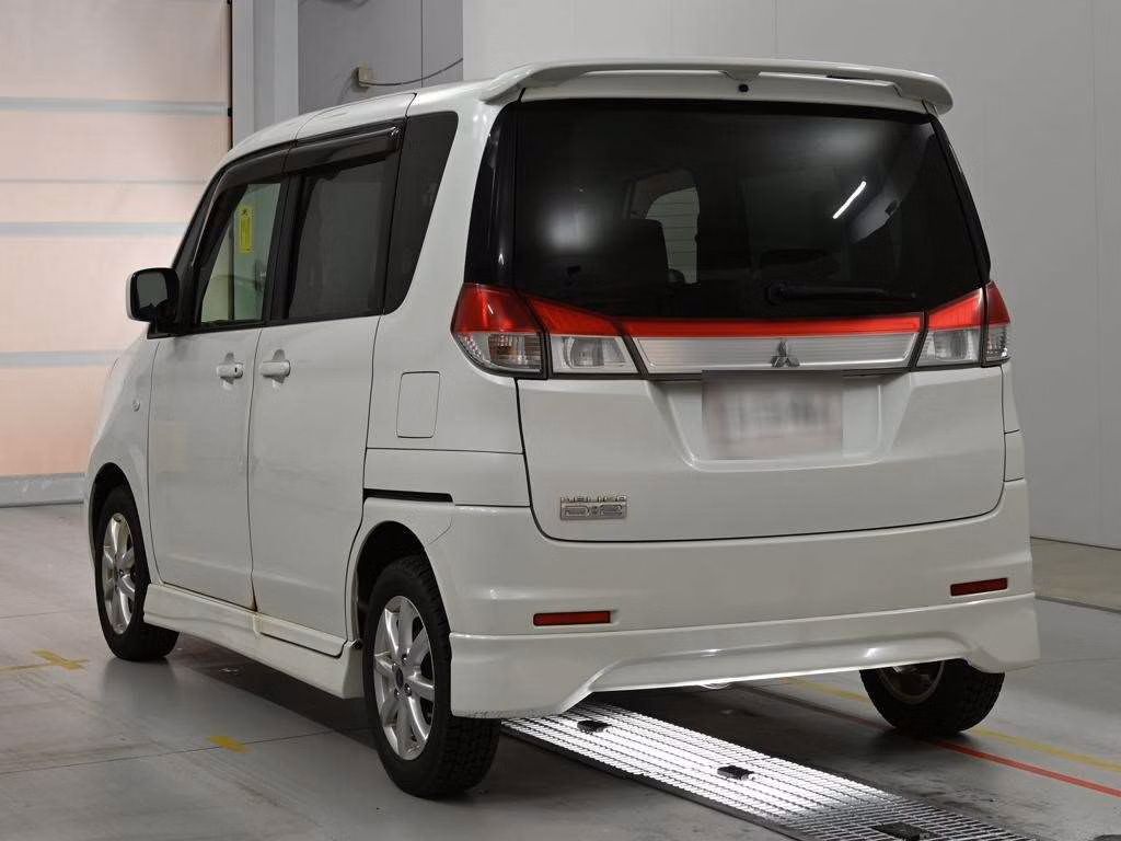 MITSUBISHI DELICA D:2