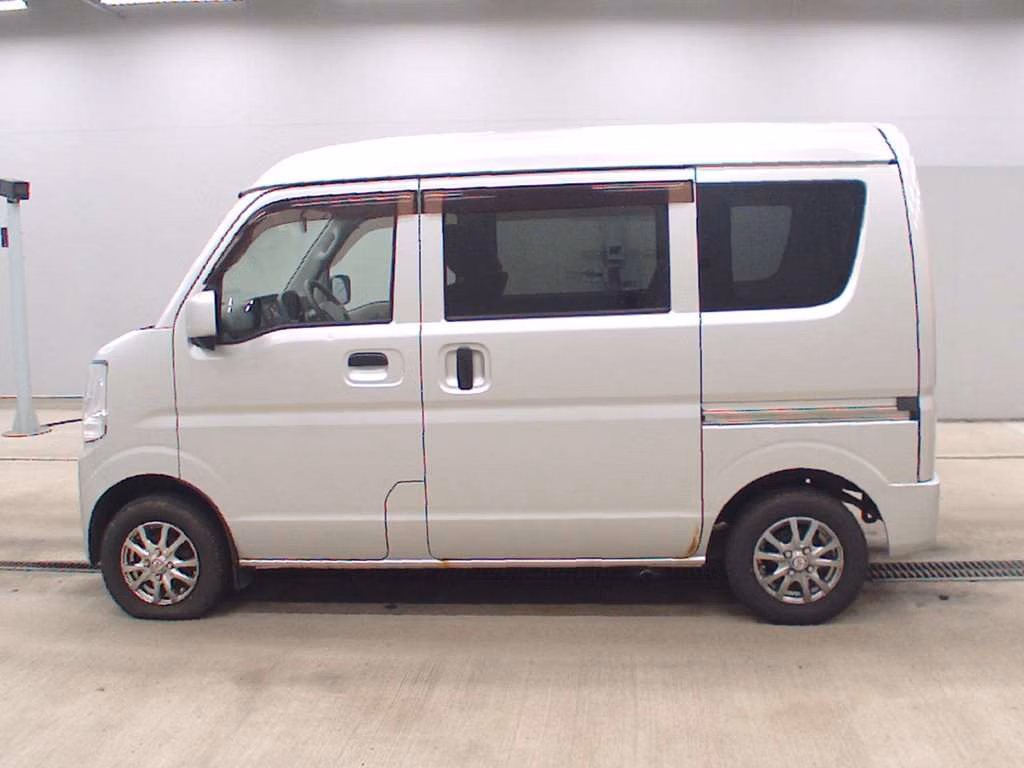 MITSUBISHI MINICAB