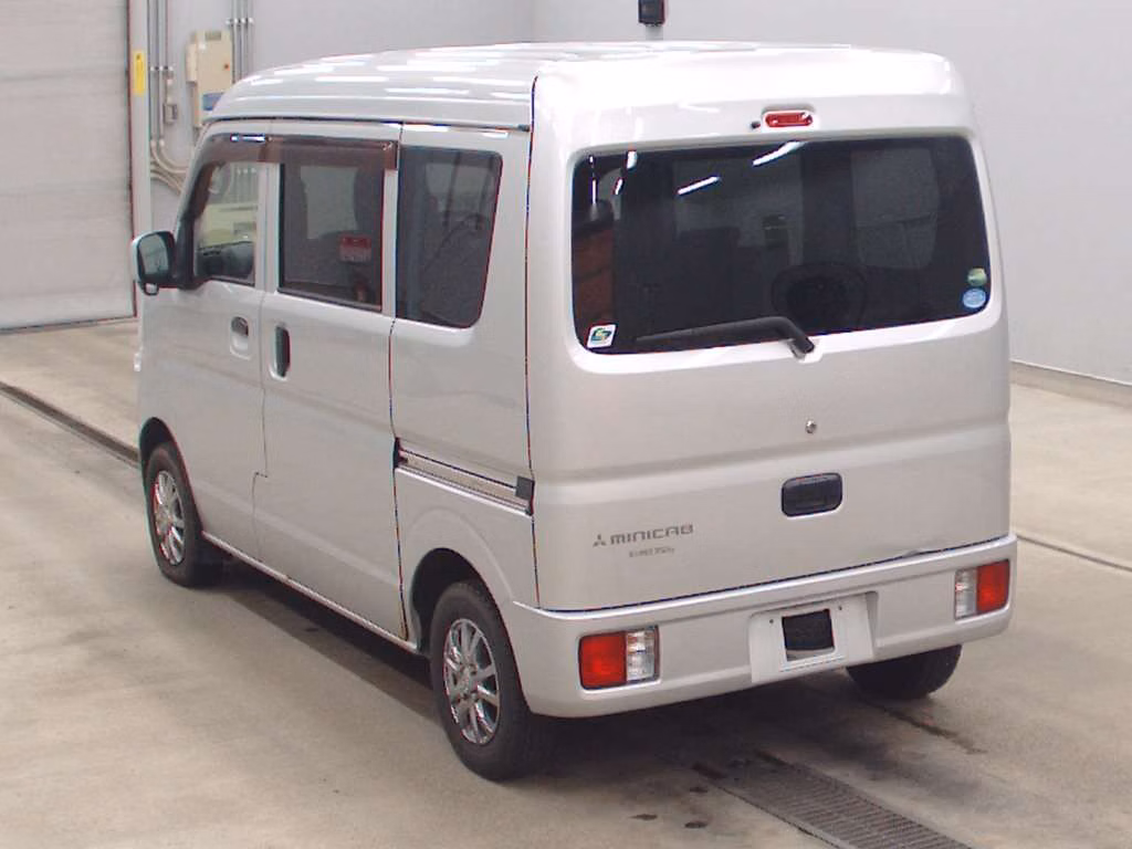 MITSUBISHI MINICAB