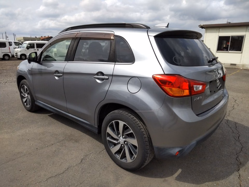 MITSUBISHI RVR
