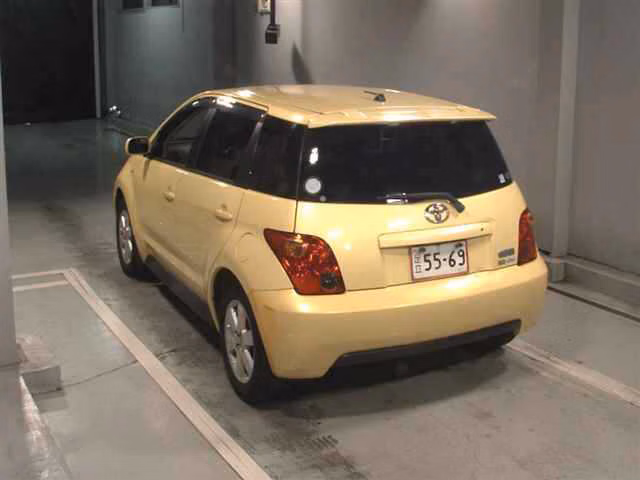 TOYOTA IST