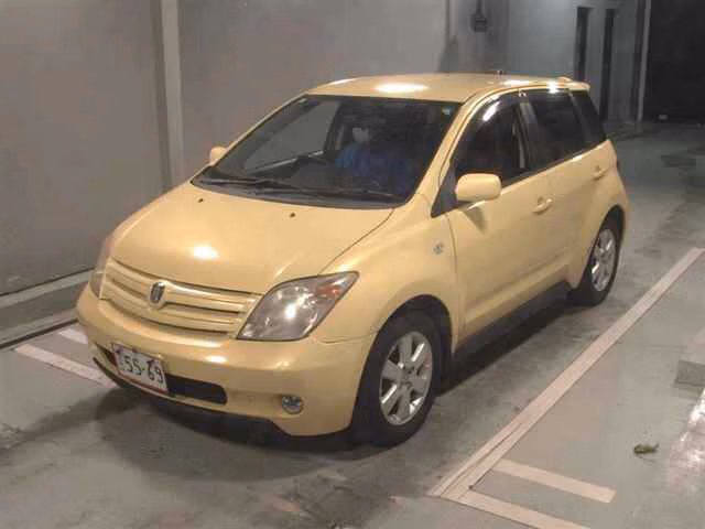 TOYOTA IST