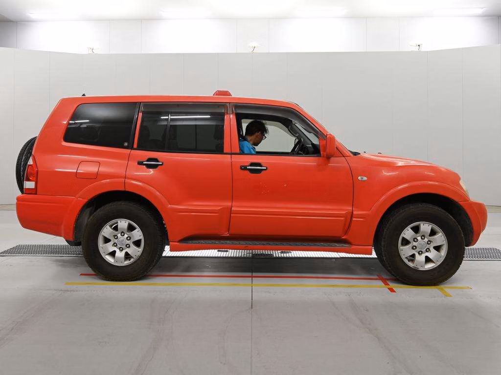 MITSUBISHI PAJERO