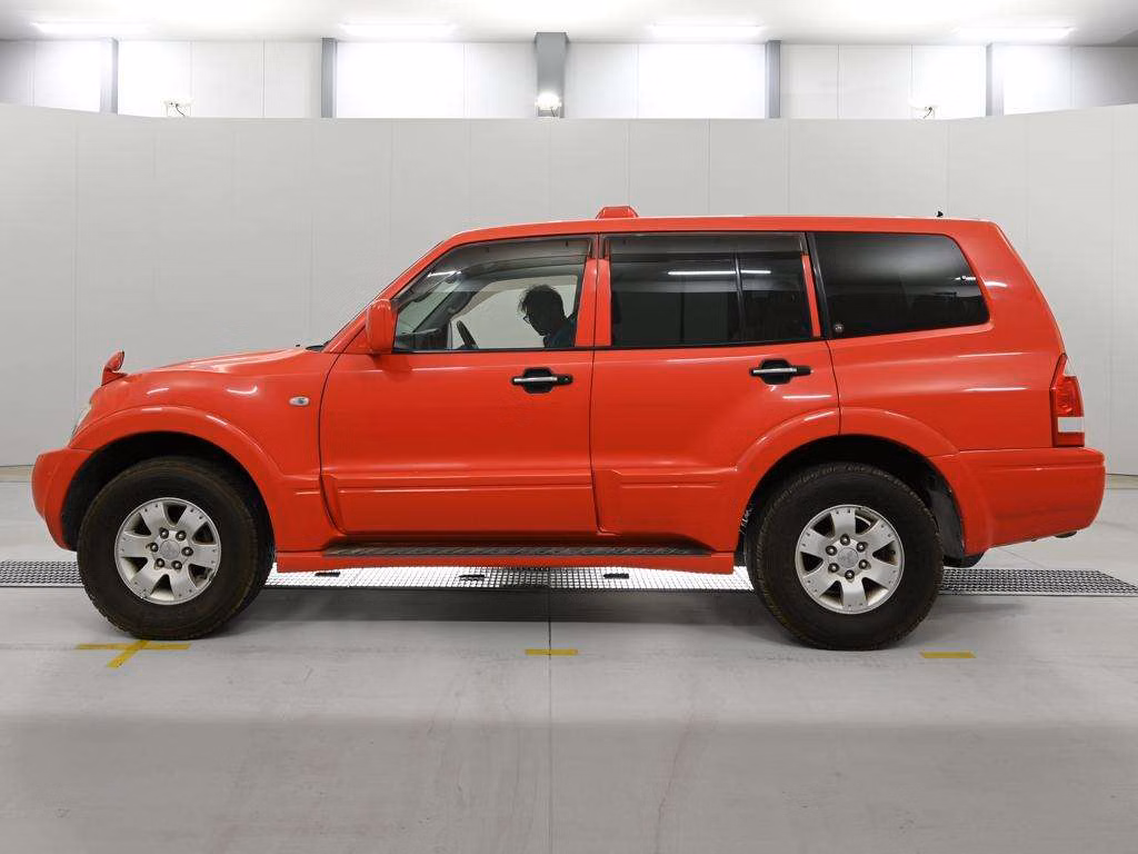 MITSUBISHI PAJERO
