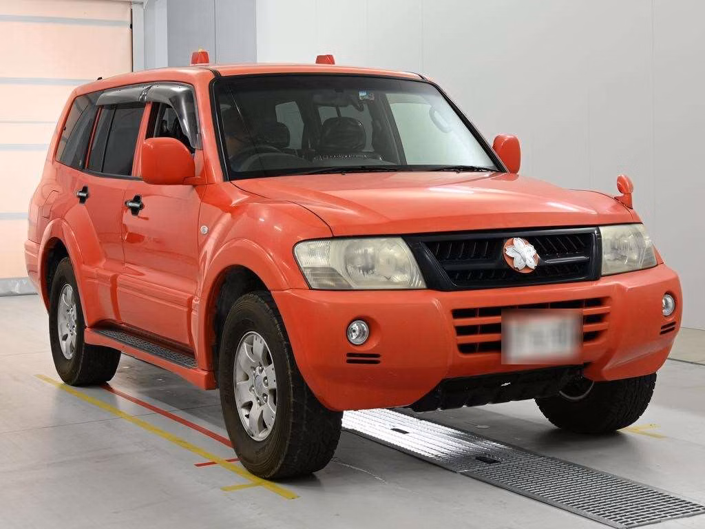 MITSUBISHI PAJERO
