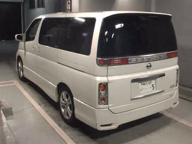 NISSAN ELGRAND