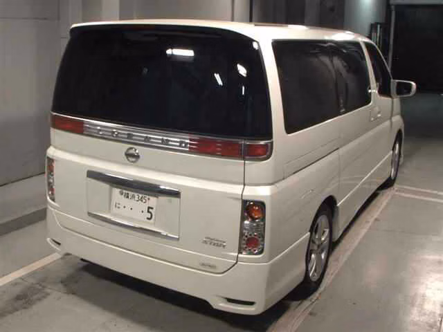 NISSAN ELGRAND