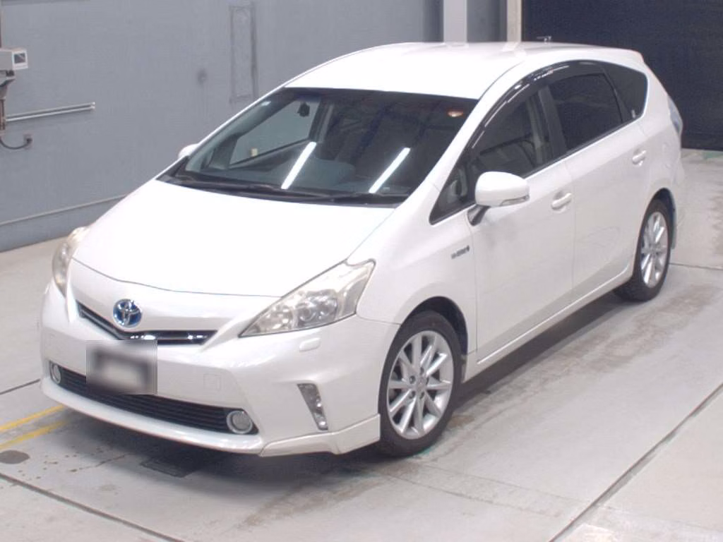 TOYOTA PRIUS ALPHA