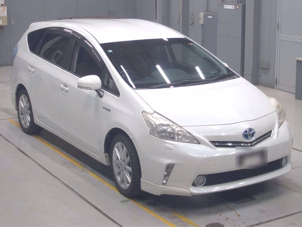 TOYOTA PRIUS ALPHA