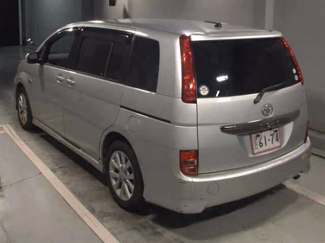 TOYOTA ISIS