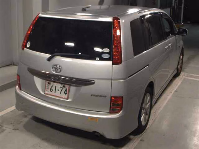 TOYOTA ISIS