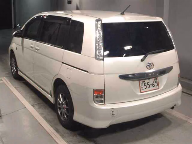 TOYOTA ISIS