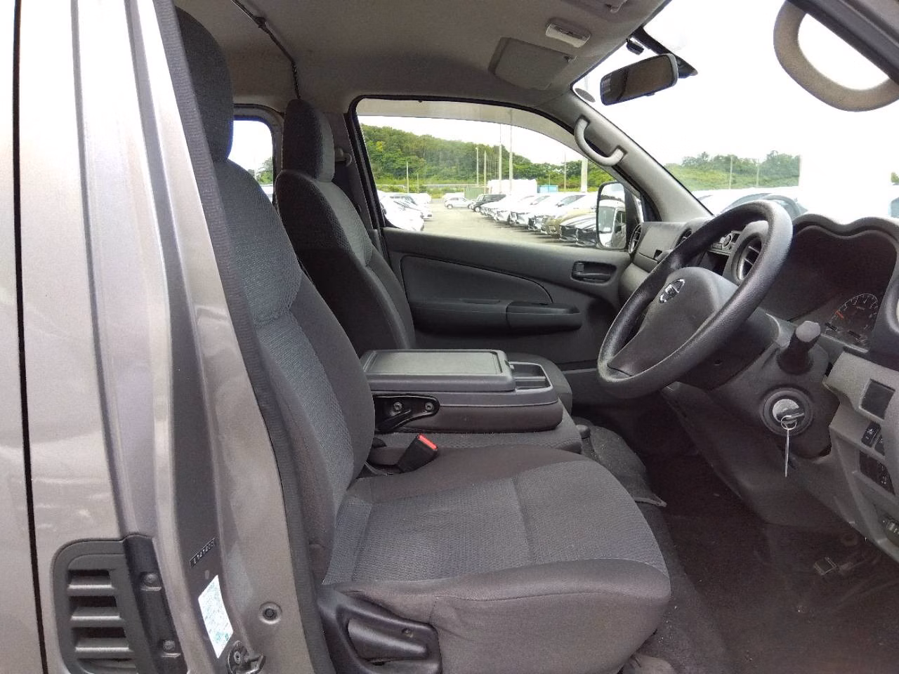 NISSAN NV350 CARAVAN