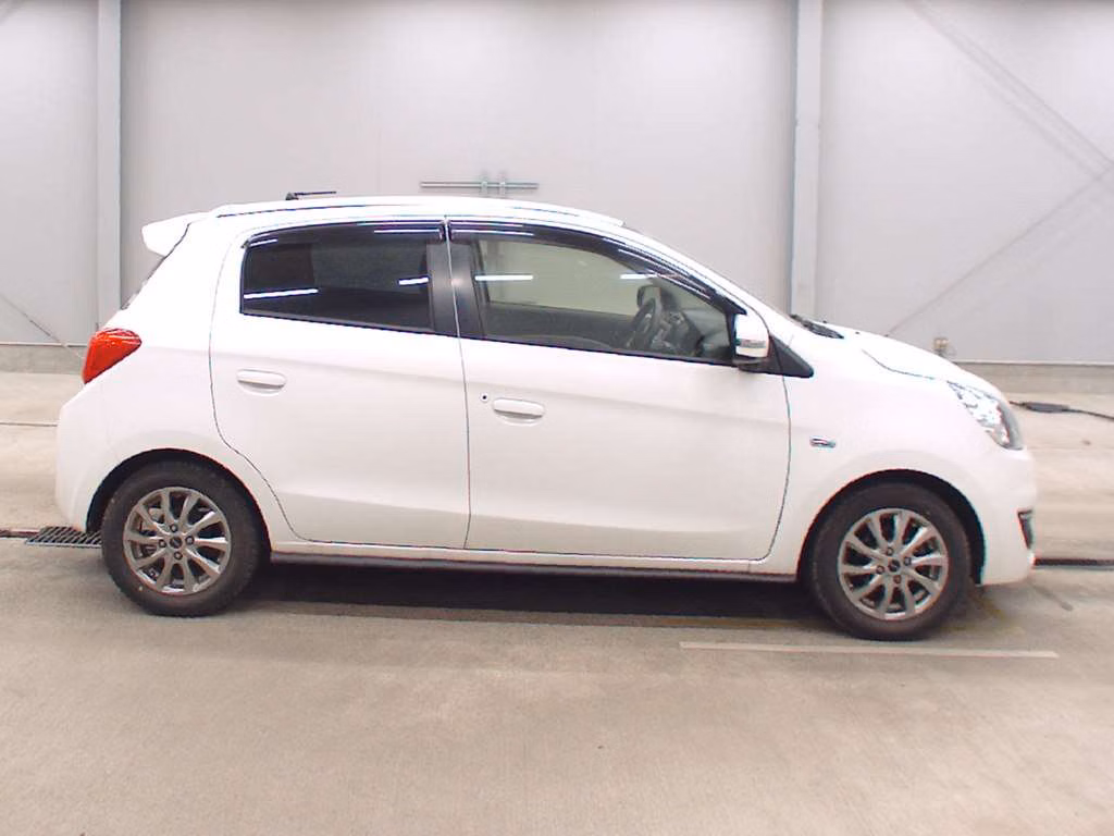MITSUBISHI MIRAGE