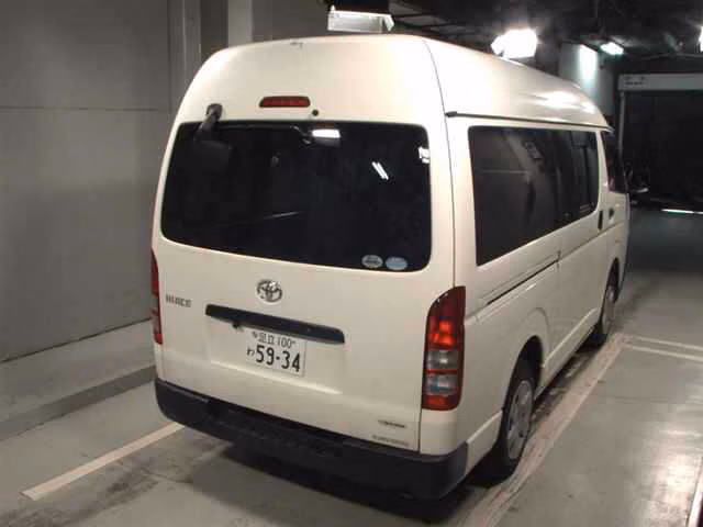 TOYOTA REGIUS ACE