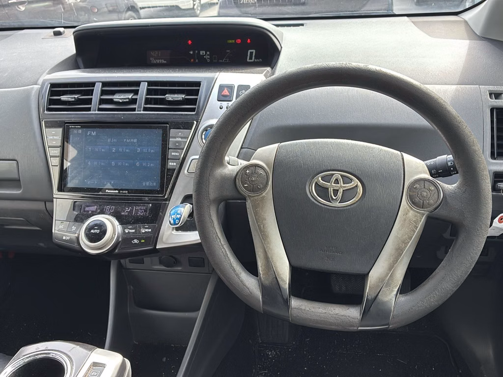 TOYOTA PRIUS ALPHA