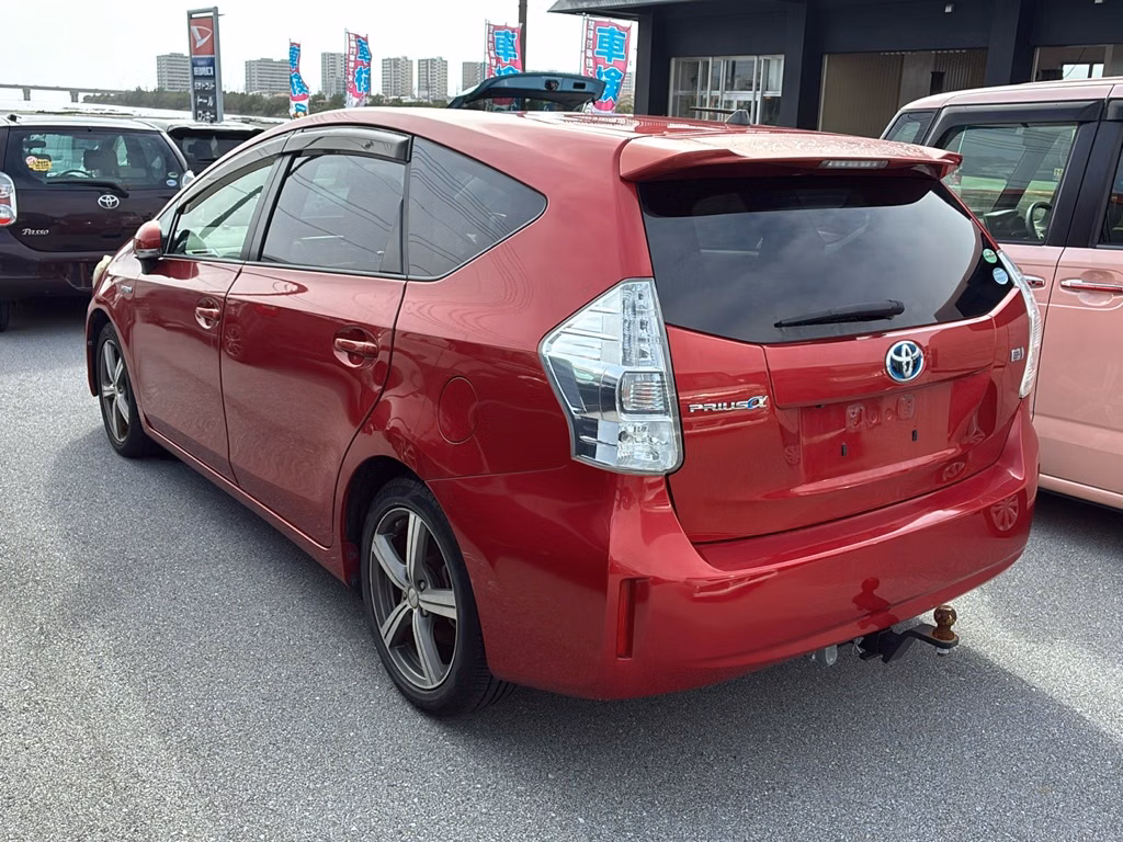 TOYOTA PRIUS ALPHA