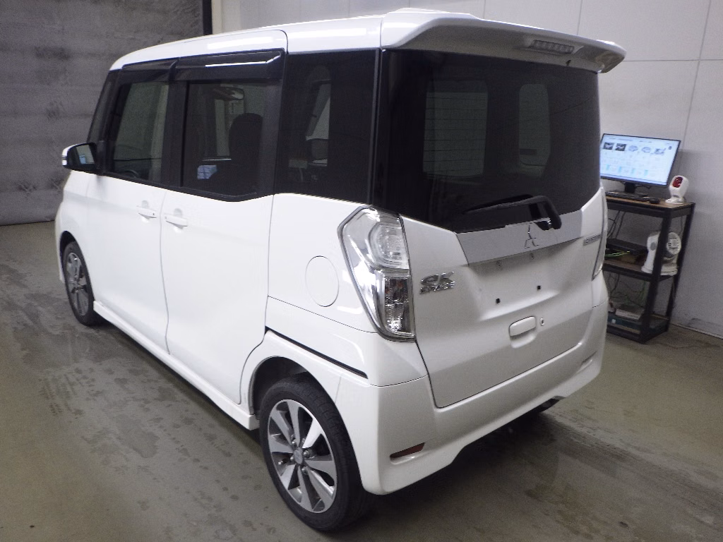 MITSUBISHI EK SPACE