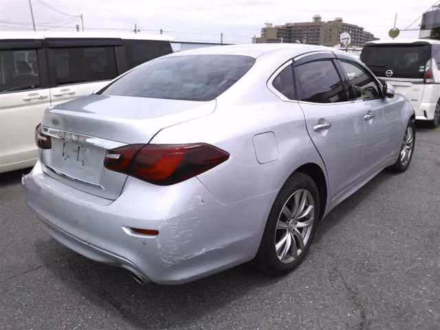 NISSAN FUGA