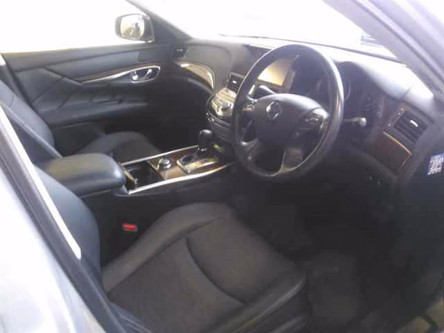 NISSAN FUGA