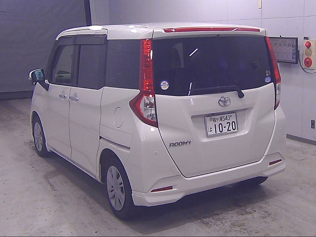 TOYOTA ROOMY