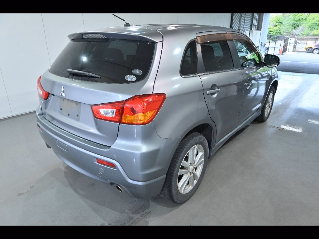 MITSUBISHI RVR