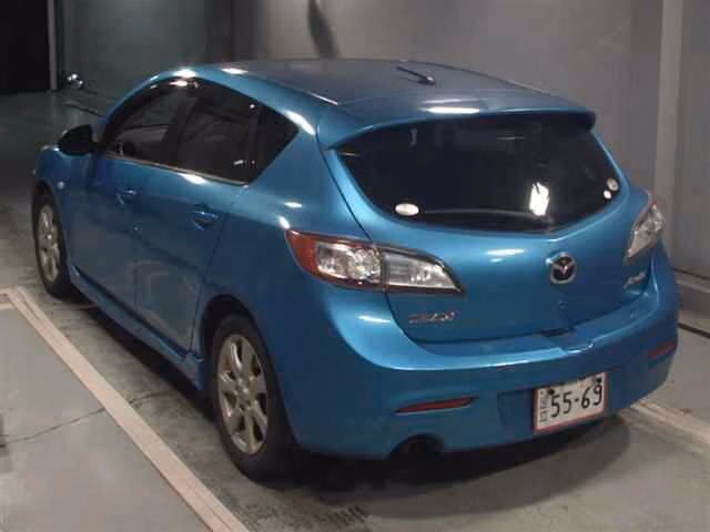 MAZDA AXELA
