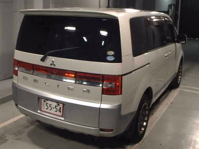 MITSUBISHI DELICA D:5
