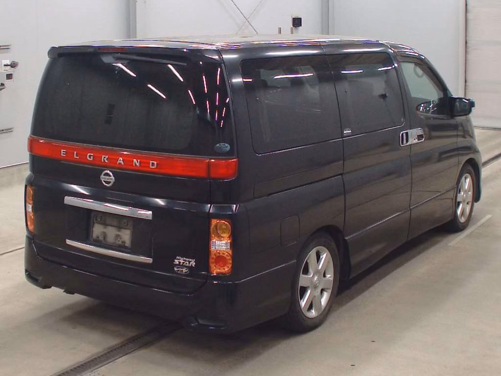 NISSAN ELGRAND