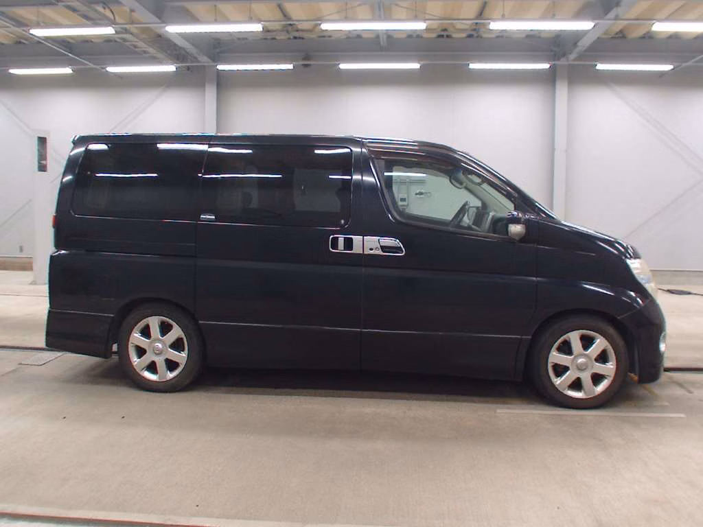 NISSAN ELGRAND