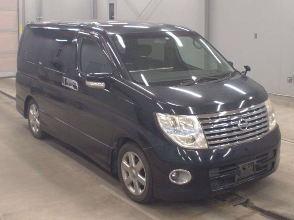 NISSAN ELGRAND