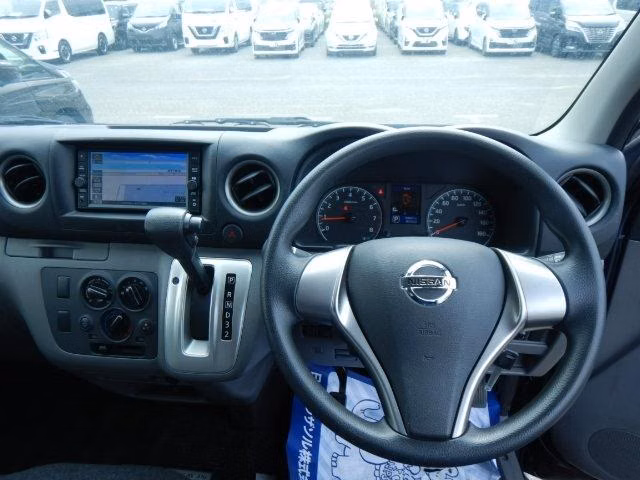 NISSAN NV350 CARAVAN