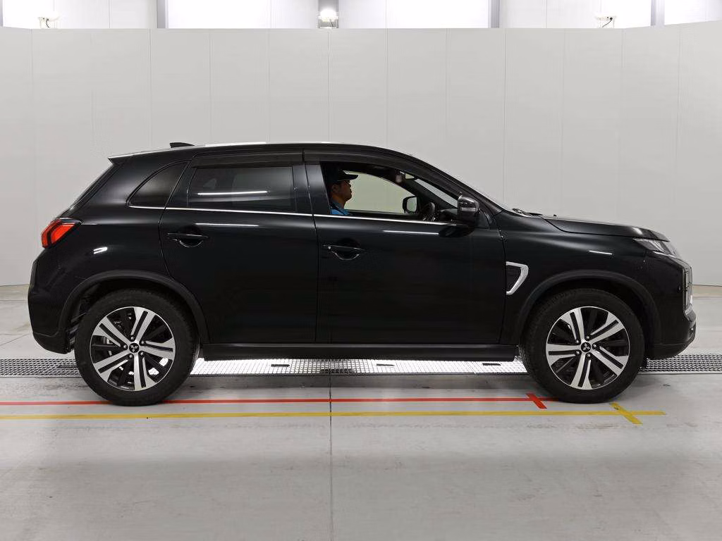 MITSUBISHI RVR