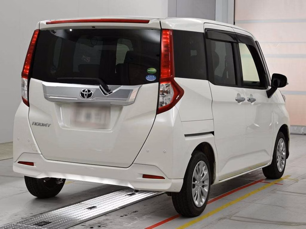 TOYOTA ROOMY
