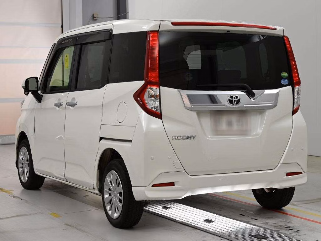 TOYOTA ROOMY