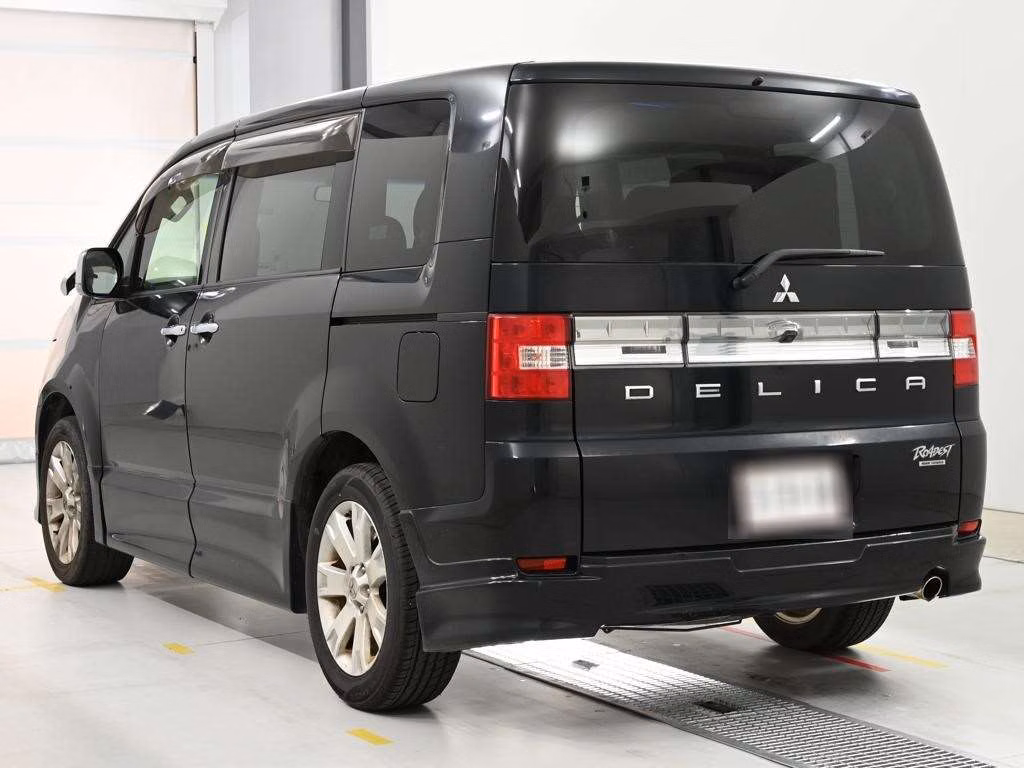 MITSUBISHI DELICA D:5