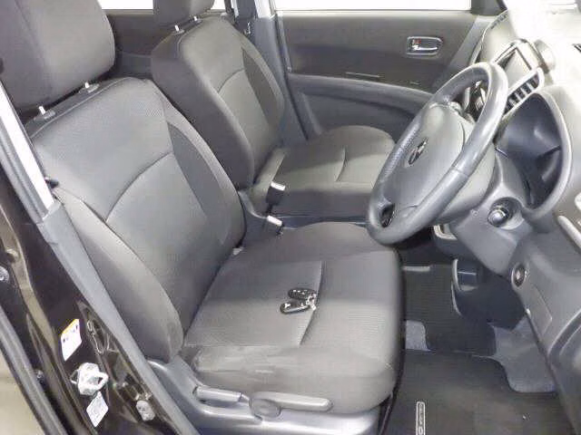MITSUBISHI DELICA D:2