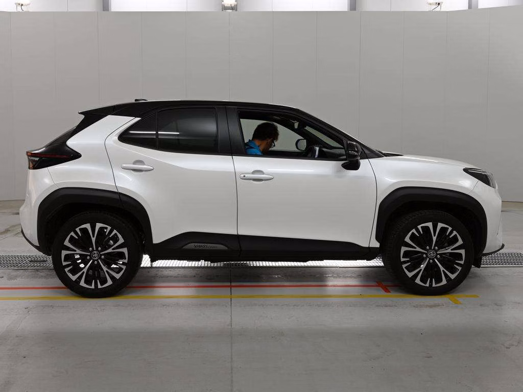 TOYOTA YARIS CROSS
