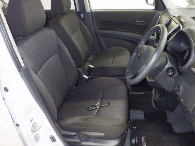 MITSUBISHI DELICA D:2