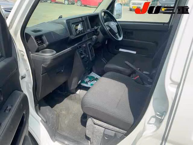 TOYOTA PIXIS VAN